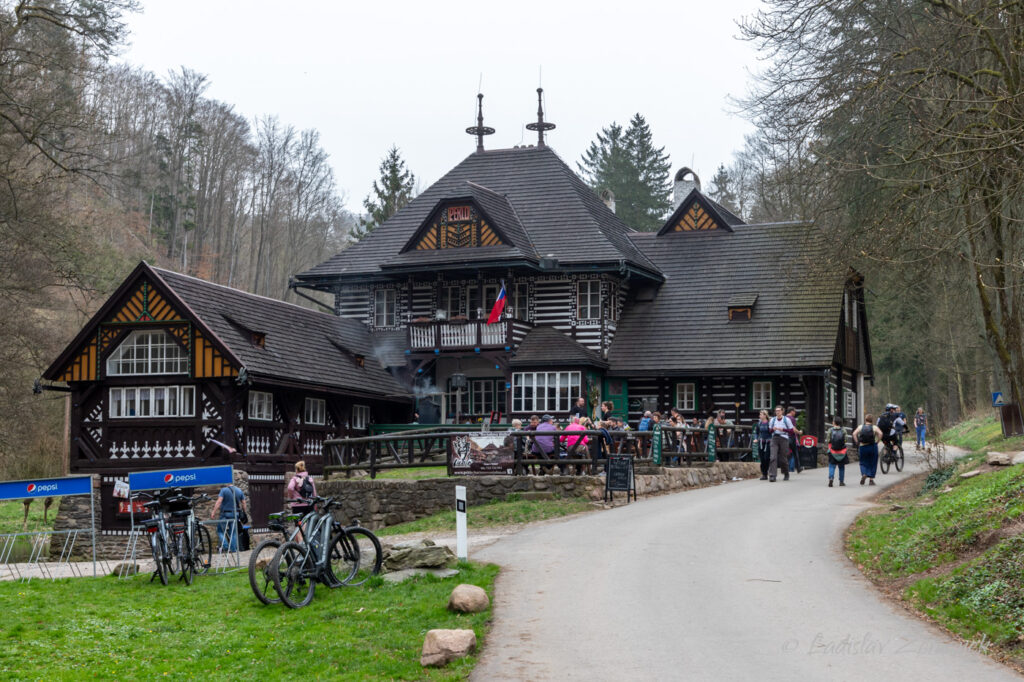 Turistická chata Peklo (Bartoňova útulna)