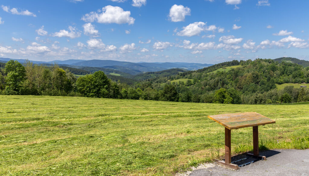 Řetenice a okolí - výhled na Šumavu