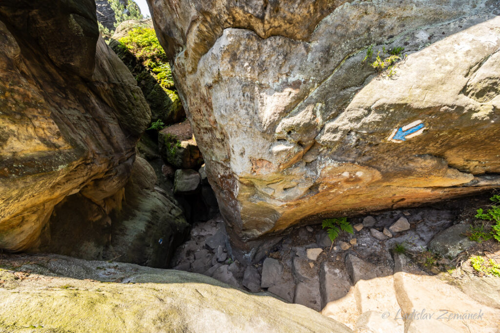 Stolov&aacute; hora - skaln&iacute; město Osta&scaron;