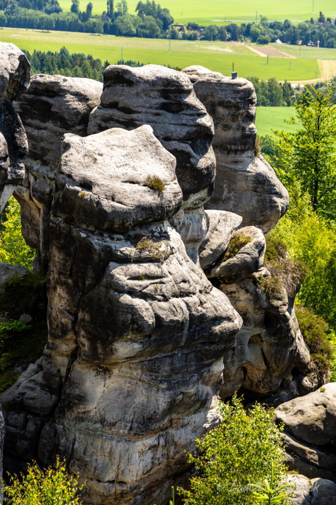 Stolov&aacute; hora - skaln&iacute; město Osta&scaron;