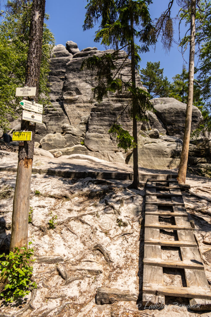 Stolov&aacute; hora - skaln&iacute; město Osta&scaron; - Kočič&iacute; hrad