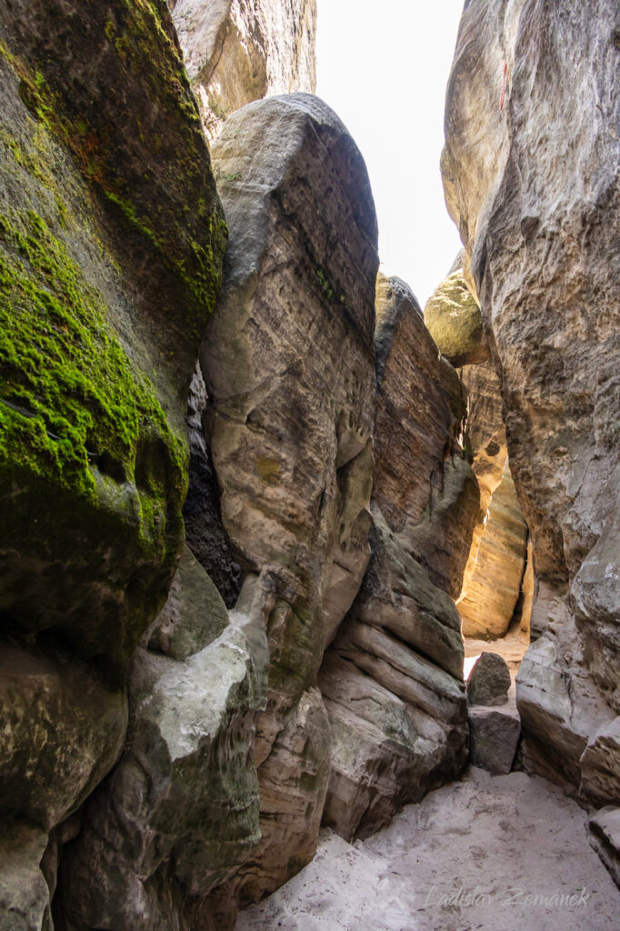 Stolov&aacute; hora - skaln&iacute; město Osta&scaron; - Kočič&iacute; hrad