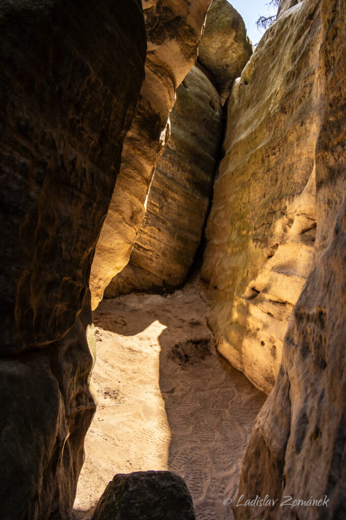 Stolov&aacute; hora - skaln&iacute; město Osta&scaron; - Kočič&iacute; hrad