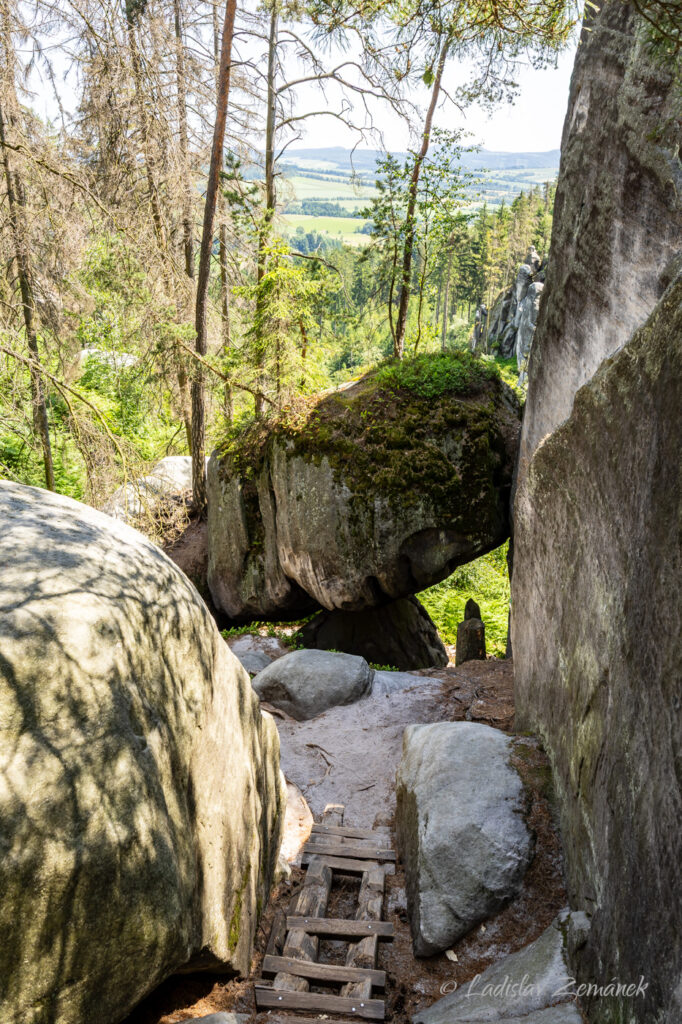 Stolov&aacute; hora - skaln&iacute; město Osta&scaron; - Př&iacute;rodn&iacute; pam&aacute;tka Kočič&iacute; sk&aacute;ly