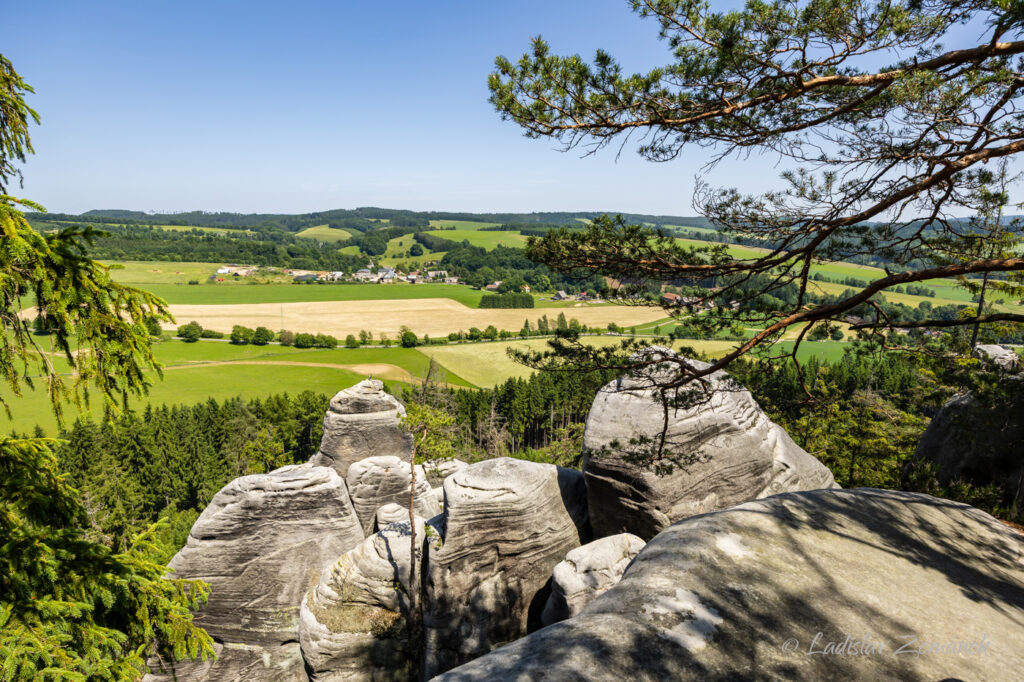Stolov&aacute; hora - skaln&iacute; město Osta&scaron; - Př&iacute;rodn&iacute; pam&aacute;tka Kočič&iacute; sk&aacute;ly