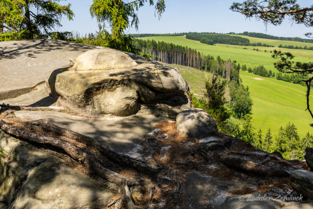 Stolov&aacute; hora - skaln&iacute; město Osta&scaron; - Př&iacute;rodn&iacute; pam&aacute;tka Kočič&iacute; sk&aacute;ly