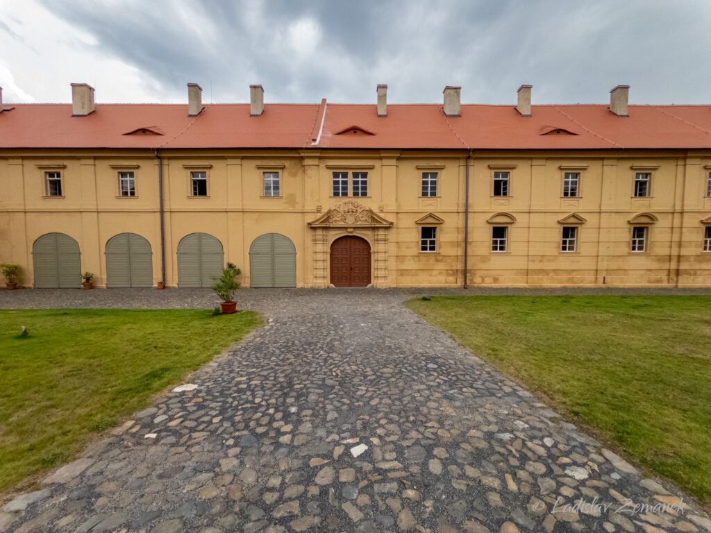 Z&aacute;mek Z&aacute;kupy