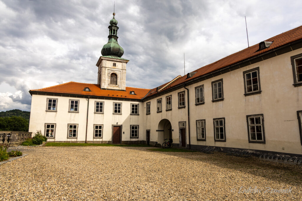 Z&aacute;mek Z&aacute;kupy