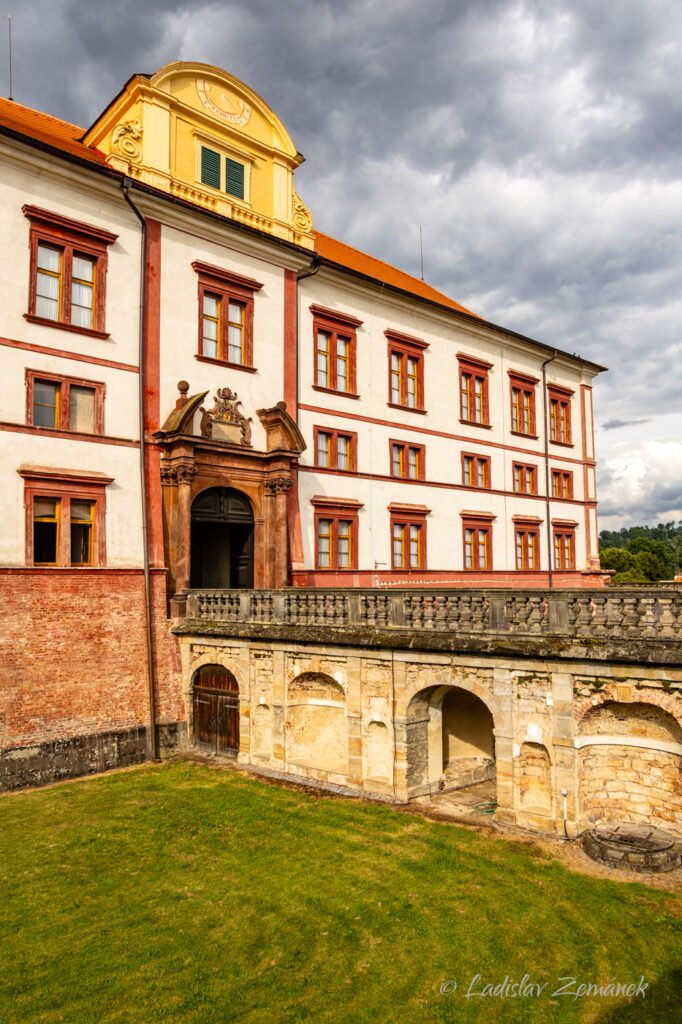 Z&aacute;mek Z&aacute;kupy