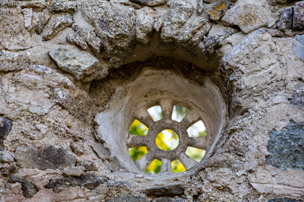 Kostel sv. Jana Křtitele (zbytky) pod Land&scaron;tejnem